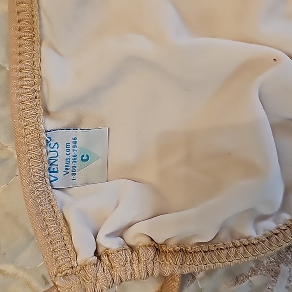 String bikini S tan top is C cup, brown bottom is size 4 VENUS - Picture 4 of 10